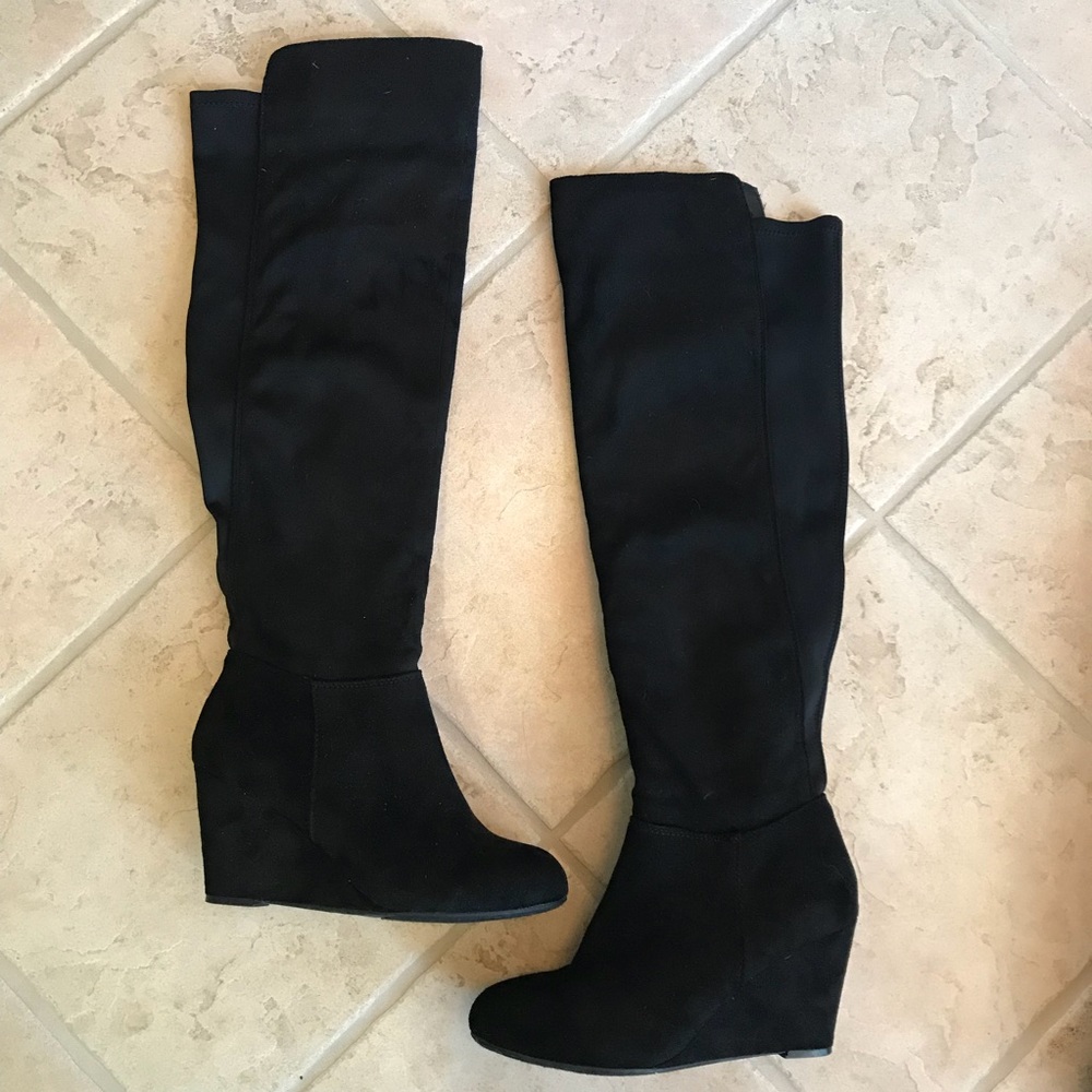 Black Wedge Suede Boots
